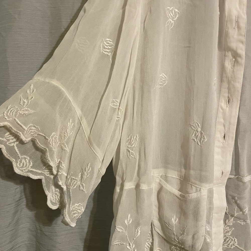 Sheer, white button-up top w/embroidery detail. XL